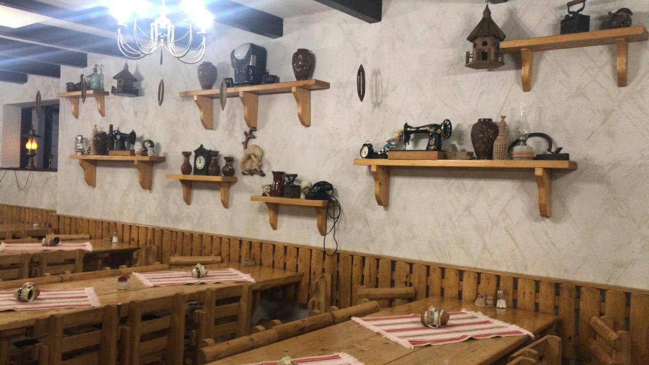 Hanul Izvorul Rece Sinaia Luaran gambar