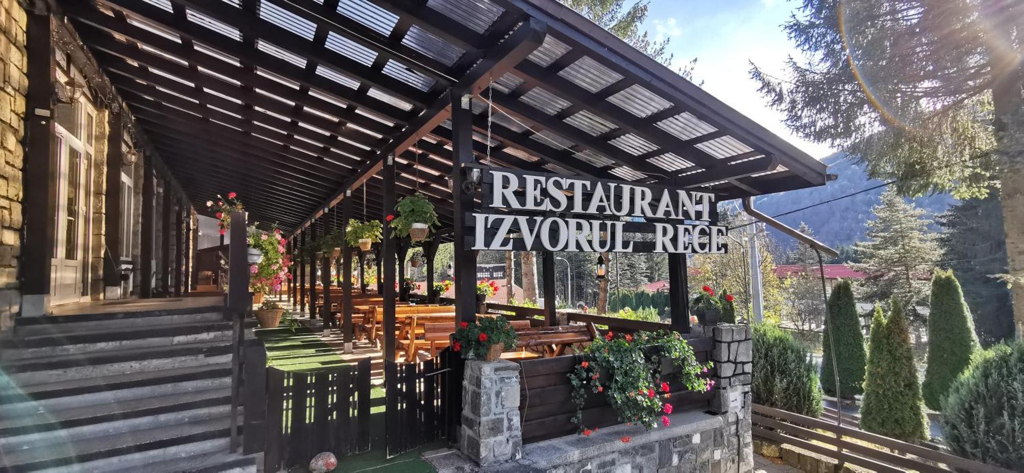 Hanul Izvorul Rece Sinaia Luaran gambar