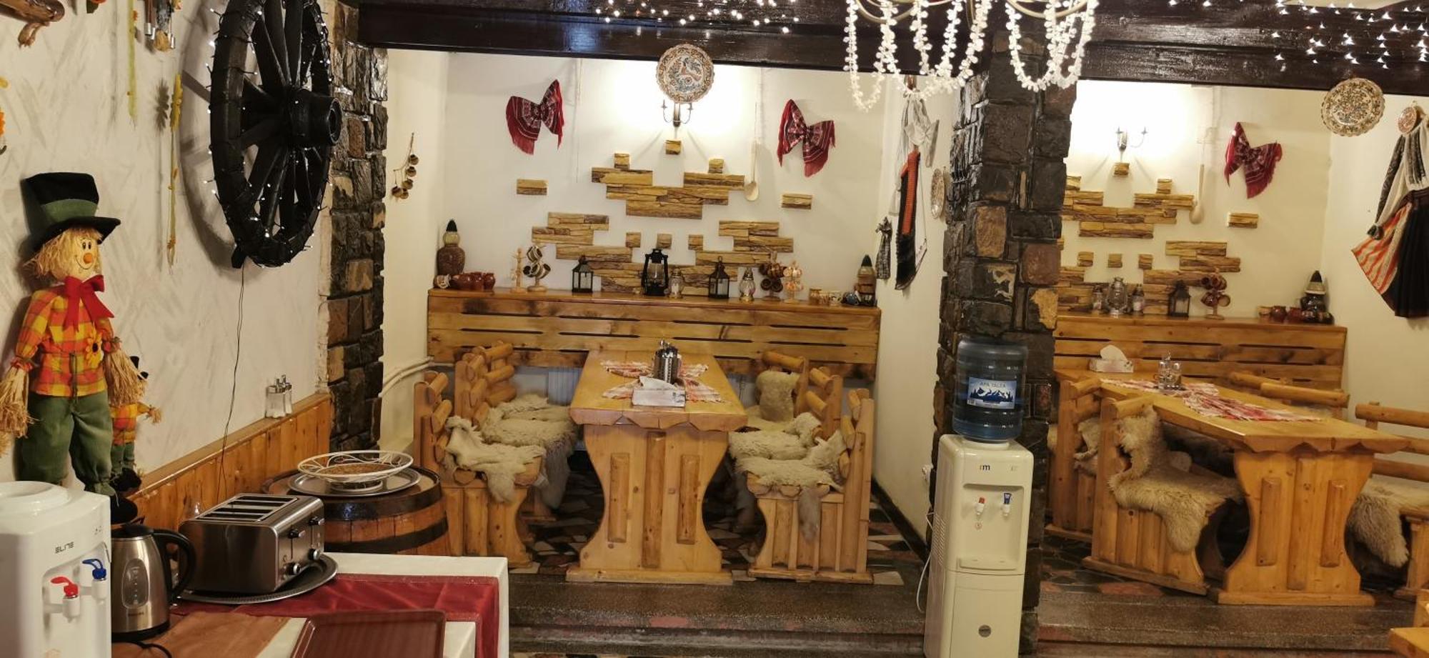 Hanul Izvorul Rece Sinaia Luaran gambar